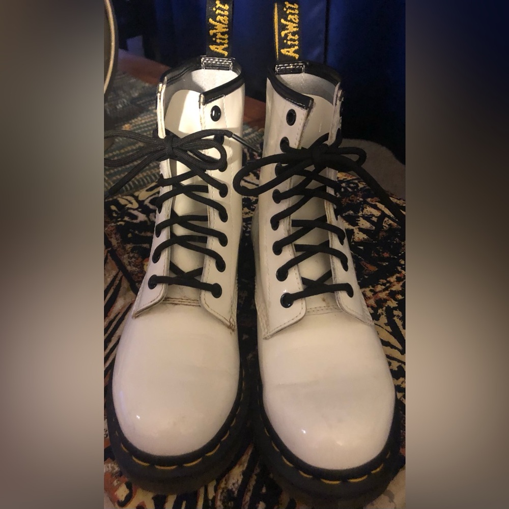 Dr. Martens White Leather Lace Up Boots Women’s Size 7